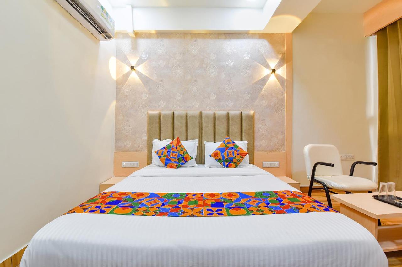 Fabhotel Symphony Grand Ahmedabad Eksteriør bilde