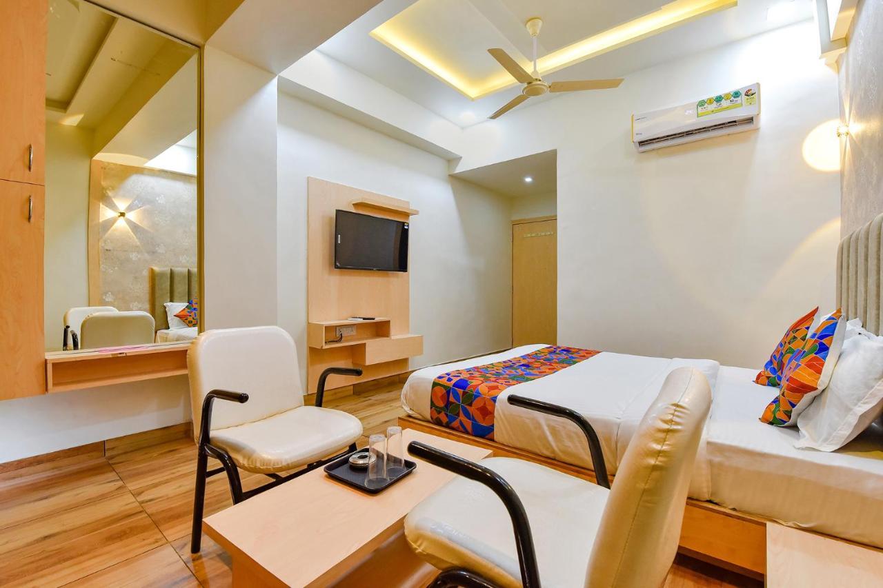 Fabhotel Symphony Grand Ahmedabad Eksteriør bilde
