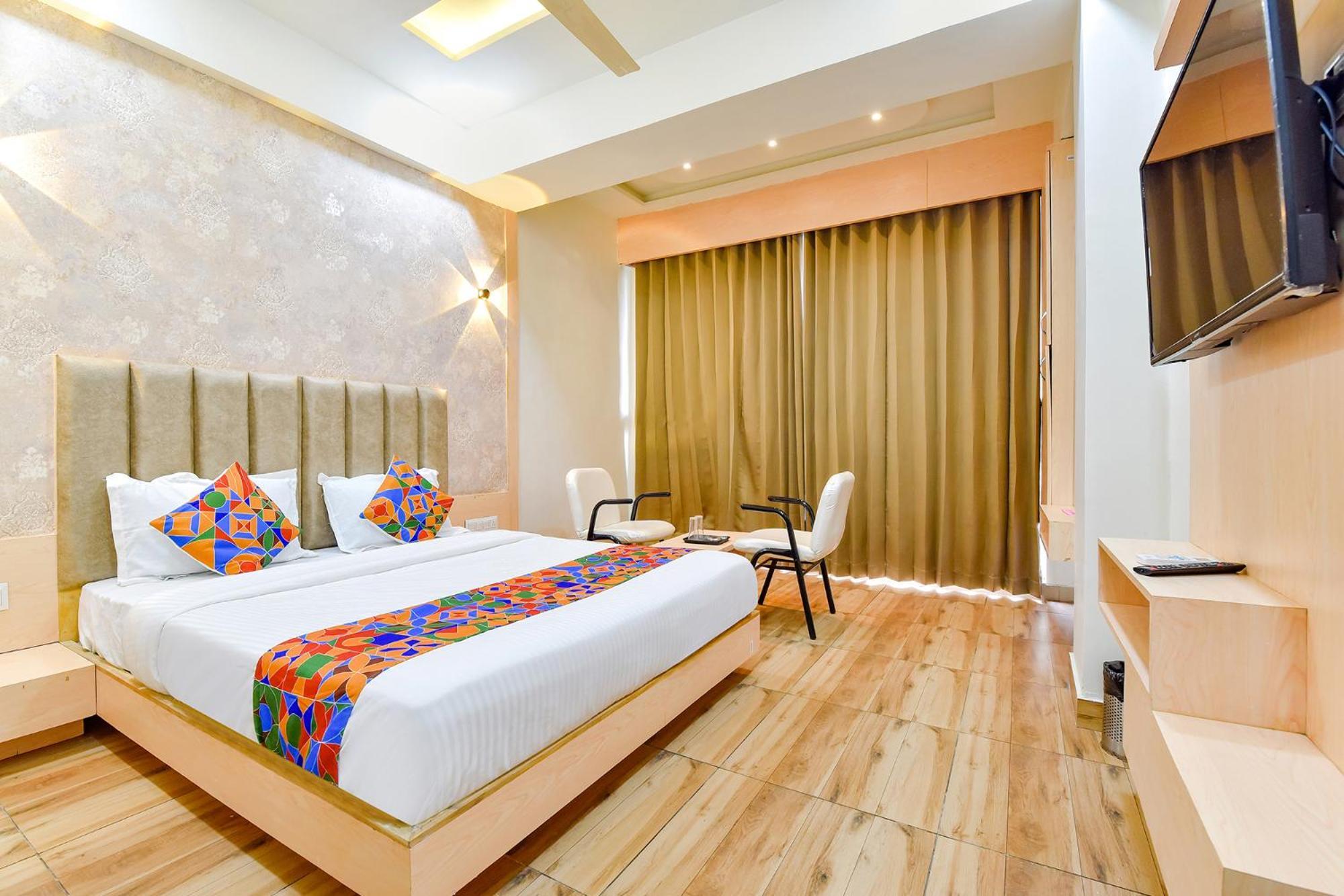 Fabhotel Symphony Grand Ahmedabad Eksteriør bilde