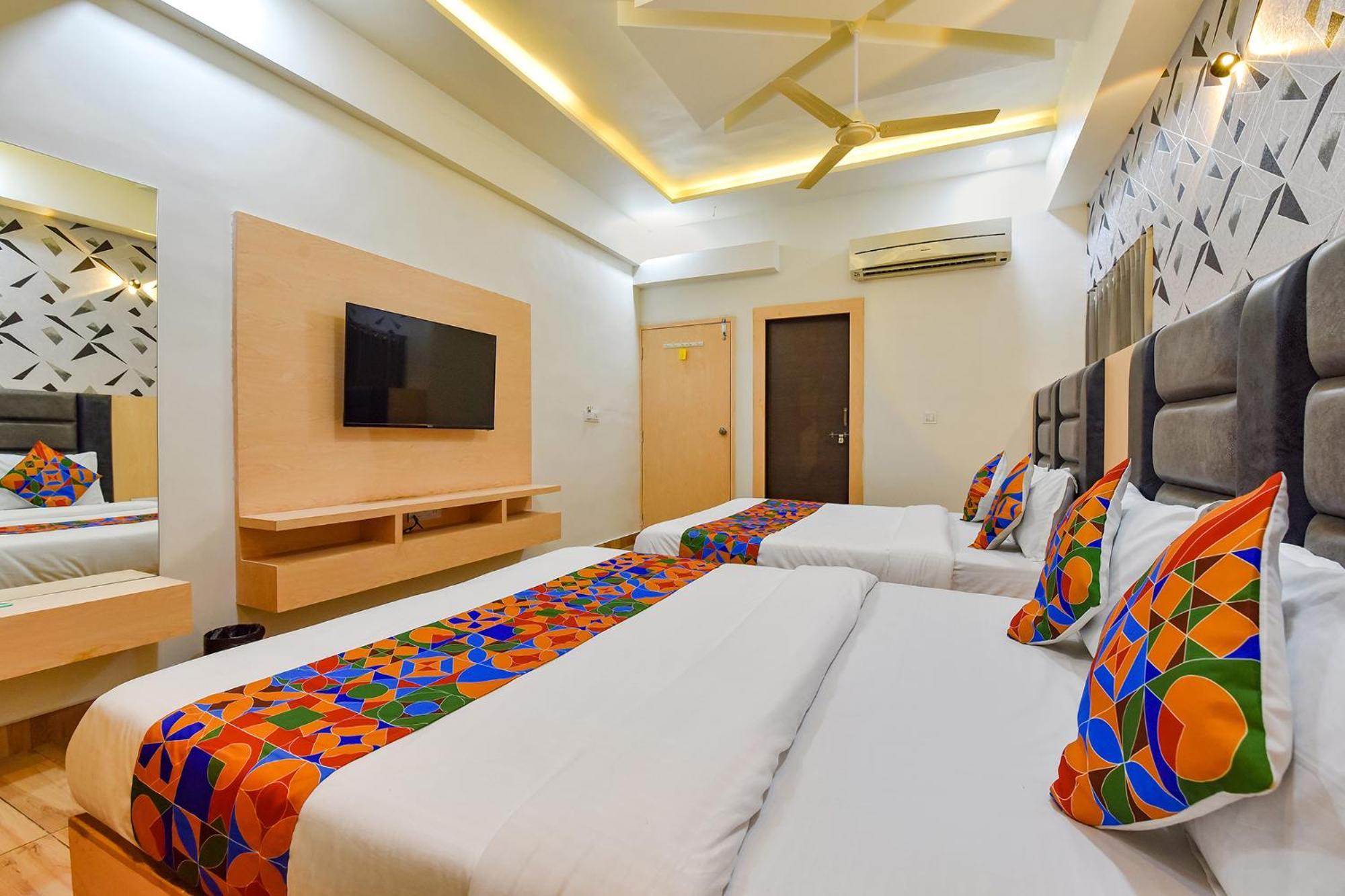 Fabhotel Symphony Grand Ahmedabad Eksteriør bilde