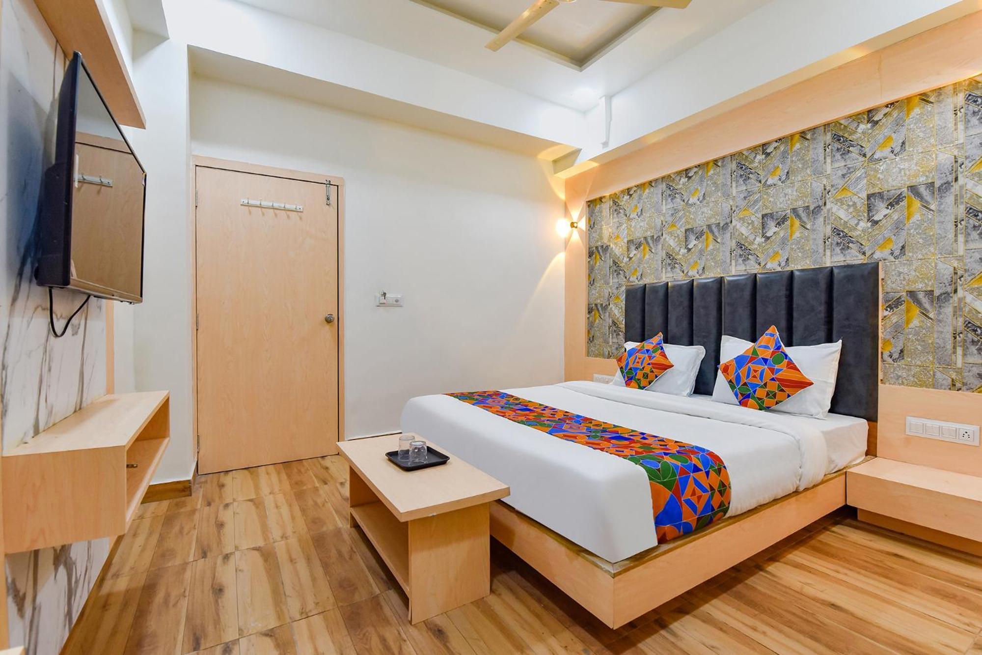 Fabhotel Symphony Grand Ahmedabad Eksteriør bilde