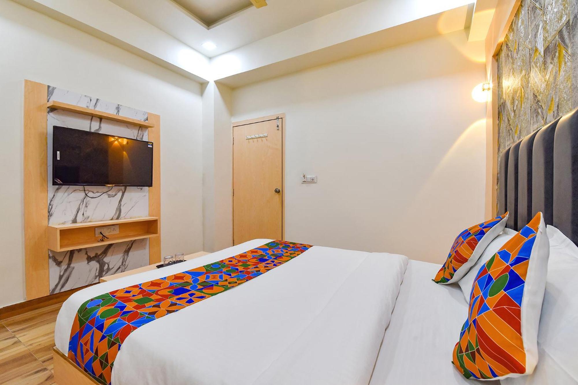 Fabhotel Symphony Grand Ahmedabad Eksteriør bilde